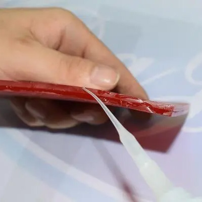 硅胶粘接pc用什么胶水？